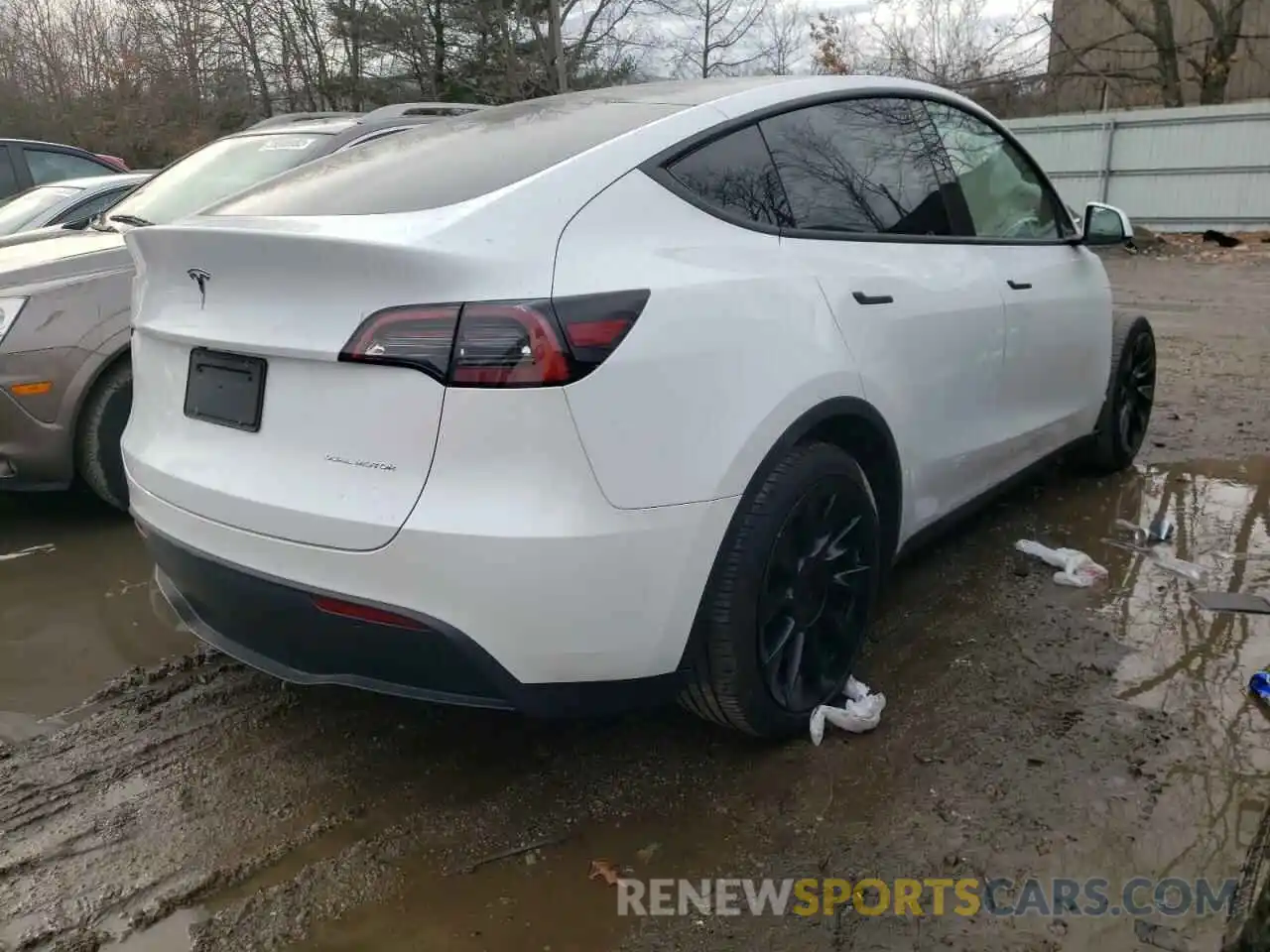 4 Photograph of a damaged car 5YJYGAEE0MF142929 TESLA MODEL Y 2021