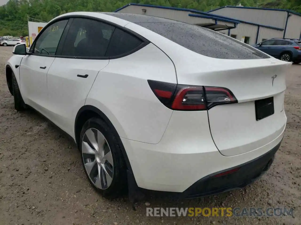 3 Photograph of a damaged car 5YJYGAEE0MF180189 TESLA MODEL Y 2021