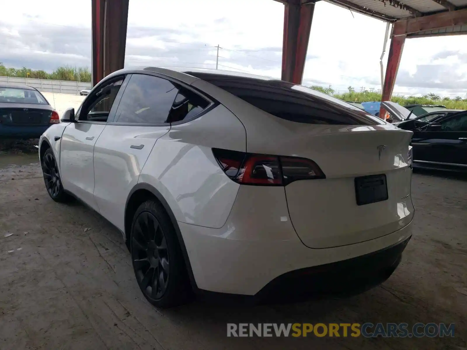 3 Photograph of a damaged car 5YJYGAEE0MF187644 TESLA MODEL Y 2021