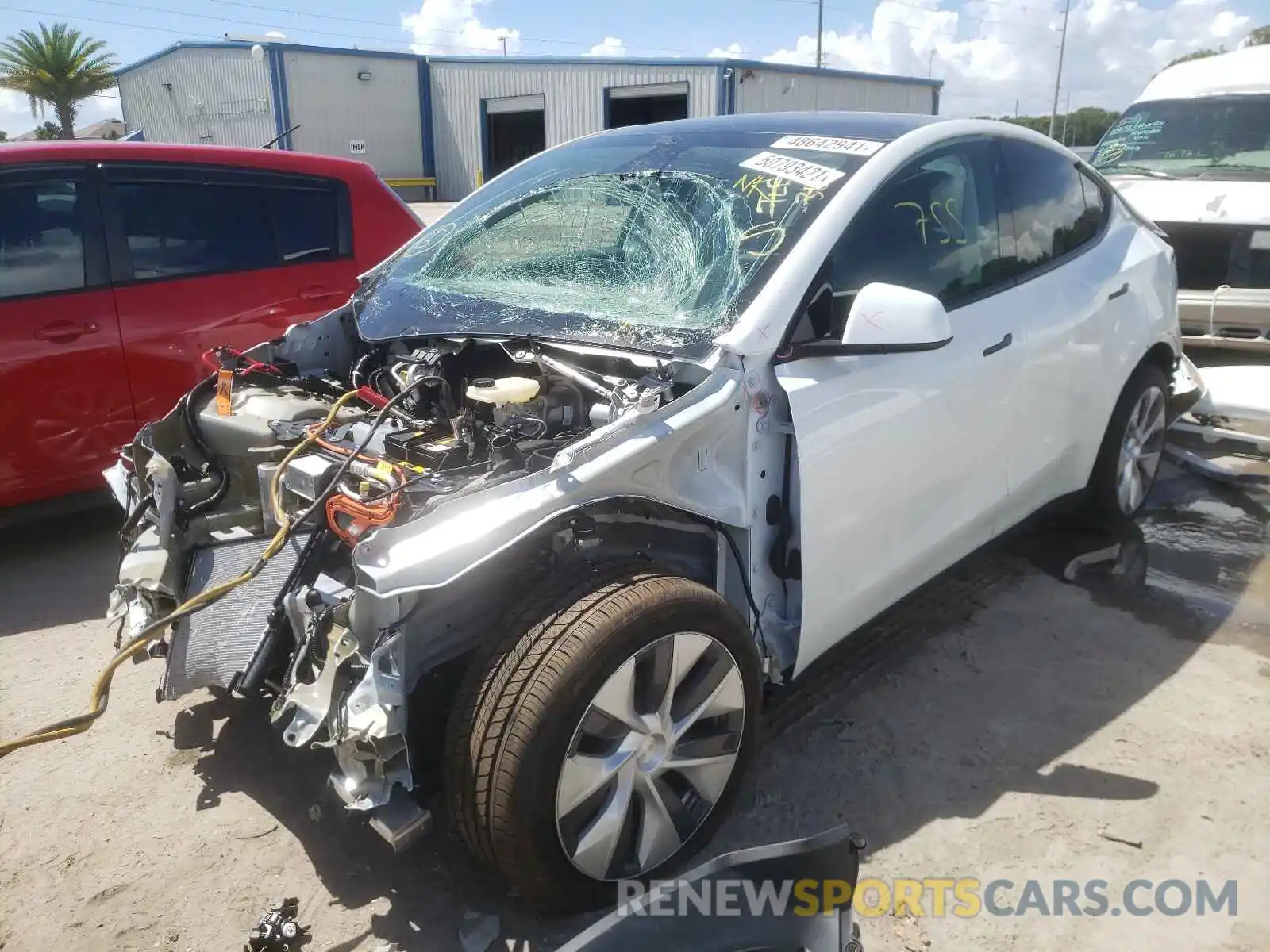 2 Photograph of a damaged car 5YJYGAEE0MF192486 TESLA MODEL Y 2021