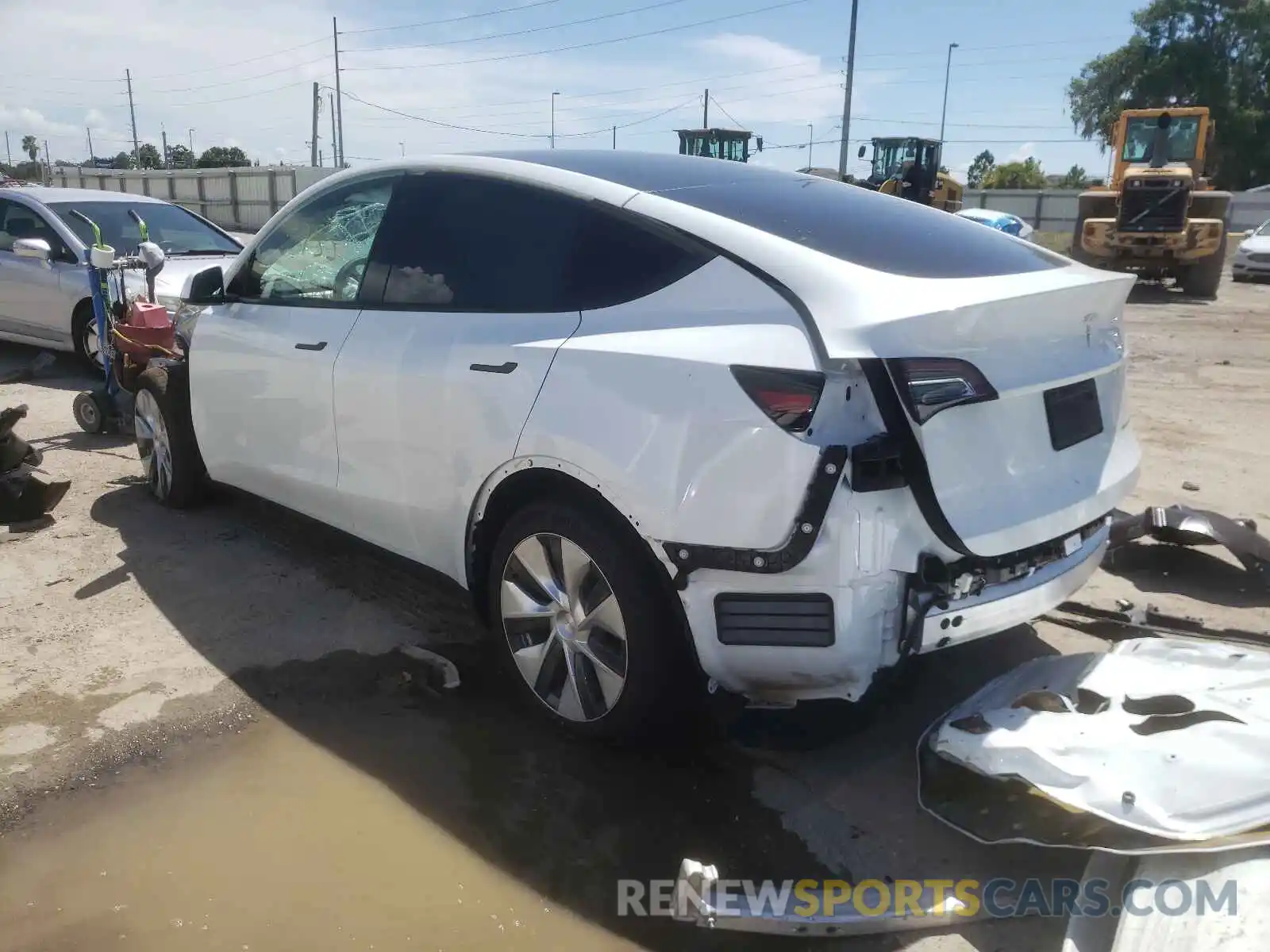 3 Photograph of a damaged car 5YJYGAEE0MF192486 TESLA MODEL Y 2021