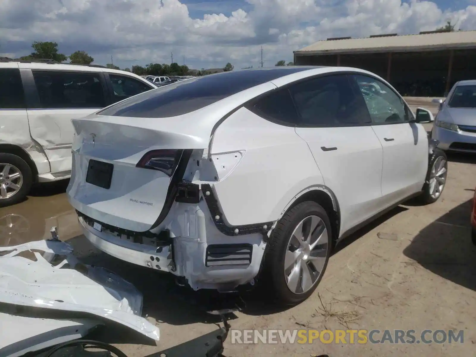 4 Photograph of a damaged car 5YJYGAEE0MF192486 TESLA MODEL Y 2021