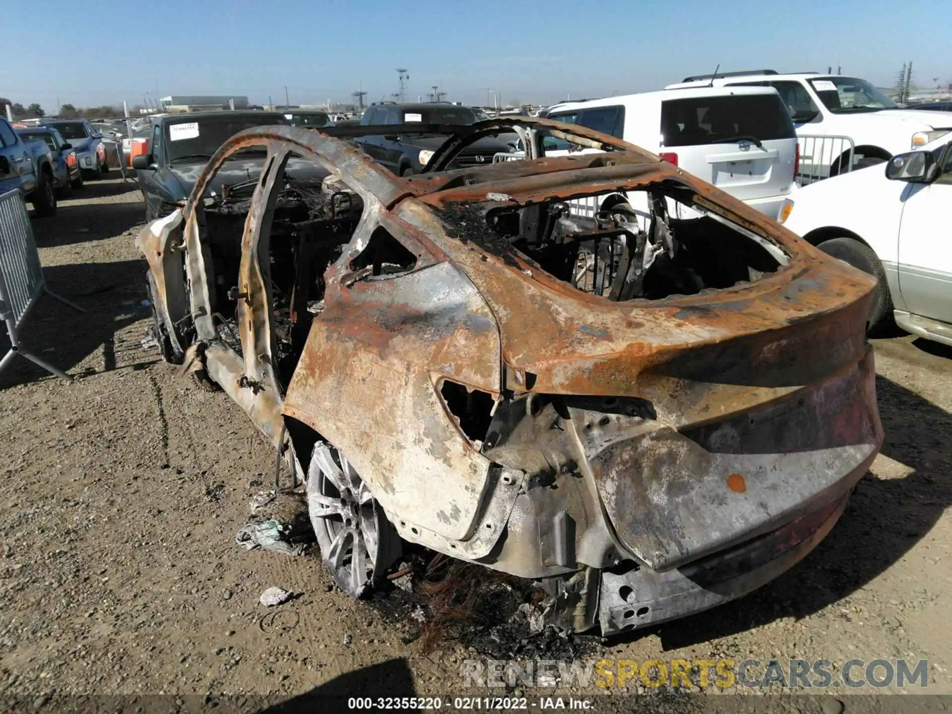 3 Photograph of a damaged car 5YJYGAEE0MF194383 TESLA MODEL Y 2021