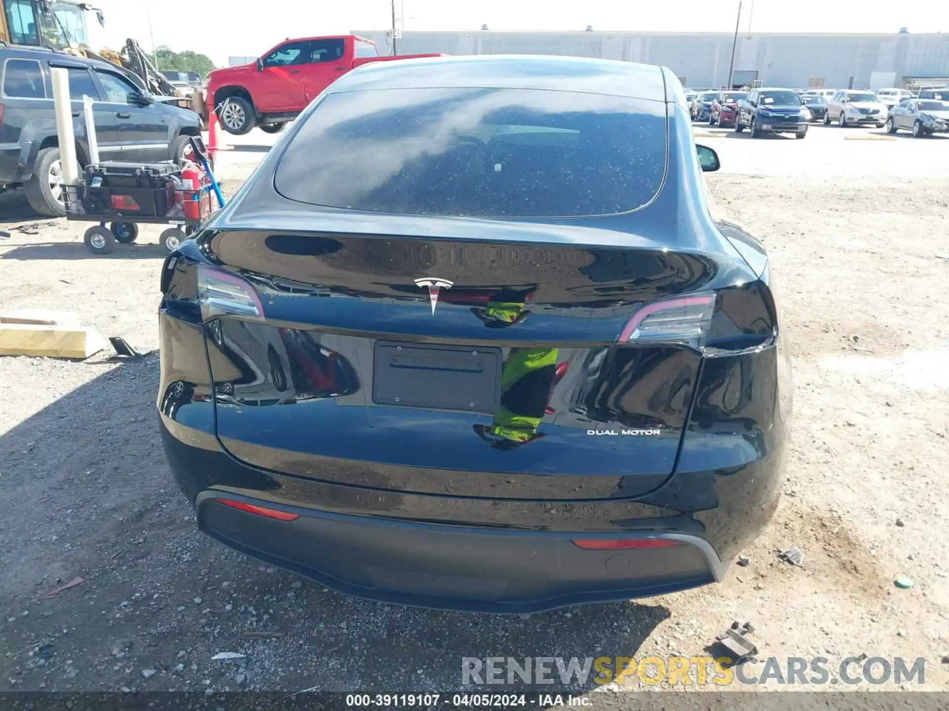 17 Photograph of a damaged car 5YJYGAEE1MF134600 TESLA MODEL Y 2021