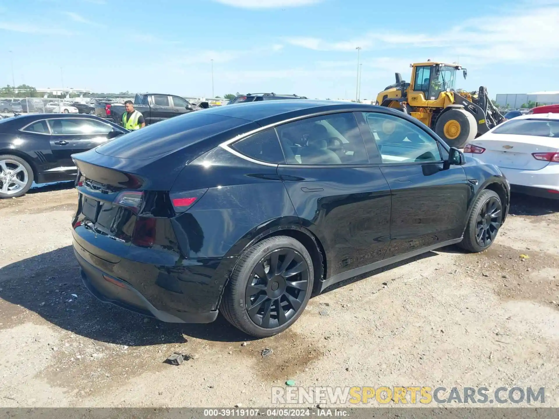 4 Photograph of a damaged car 5YJYGAEE1MF134600 TESLA MODEL Y 2021