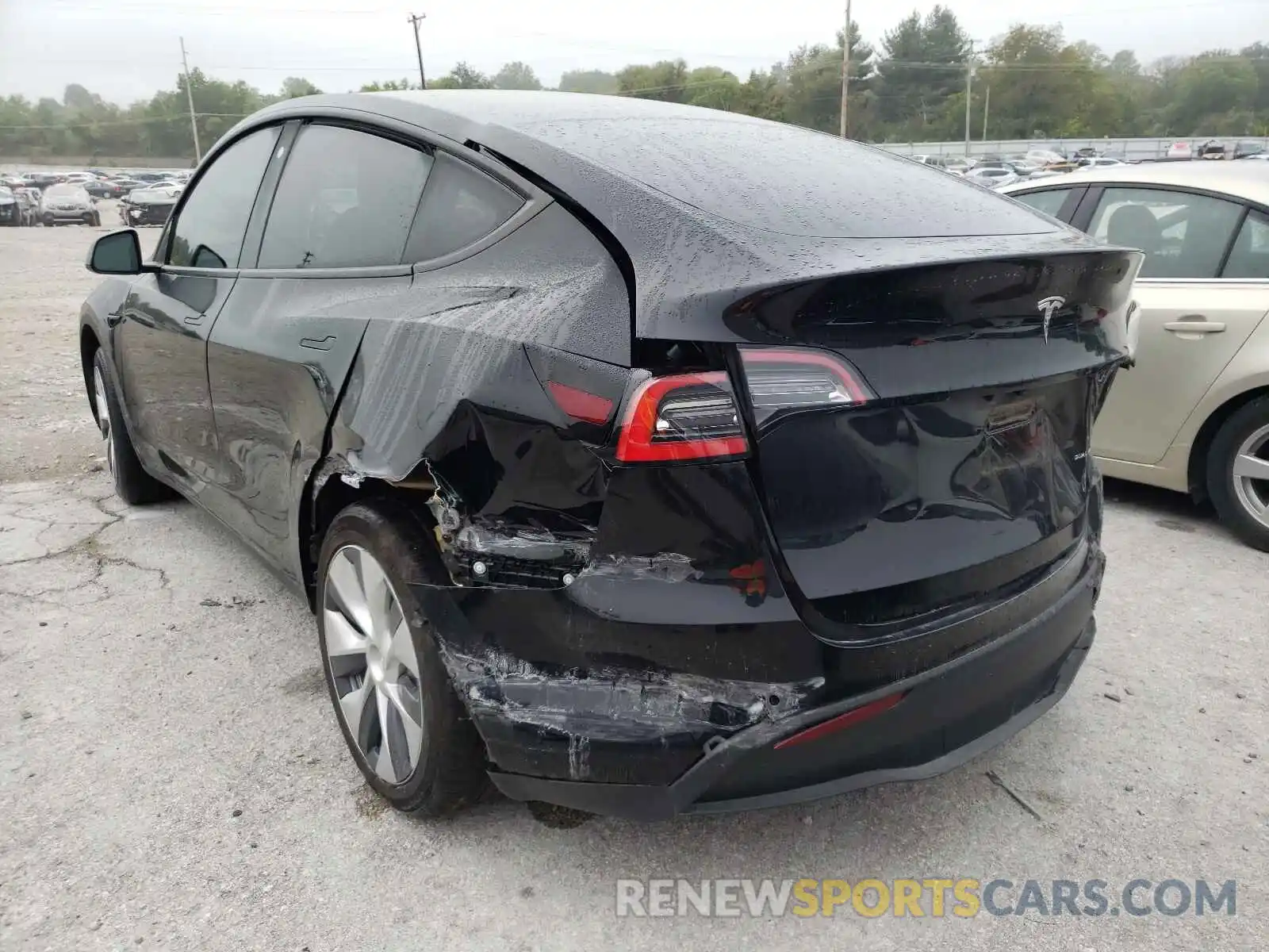 3 Photograph of a damaged car 5YJYGAEE1MF134905 TESLA MODEL Y 2021