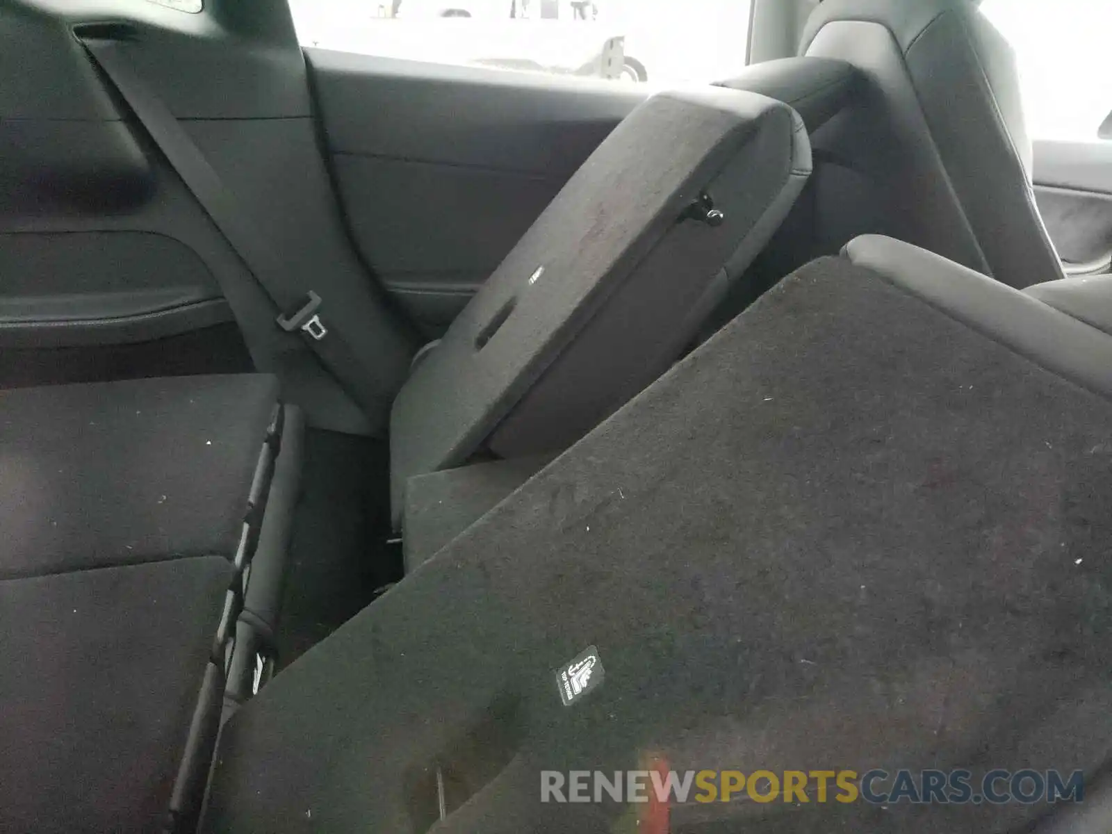 6 Photograph of a damaged car 5YJYGAEE1MF134905 TESLA MODEL Y 2021