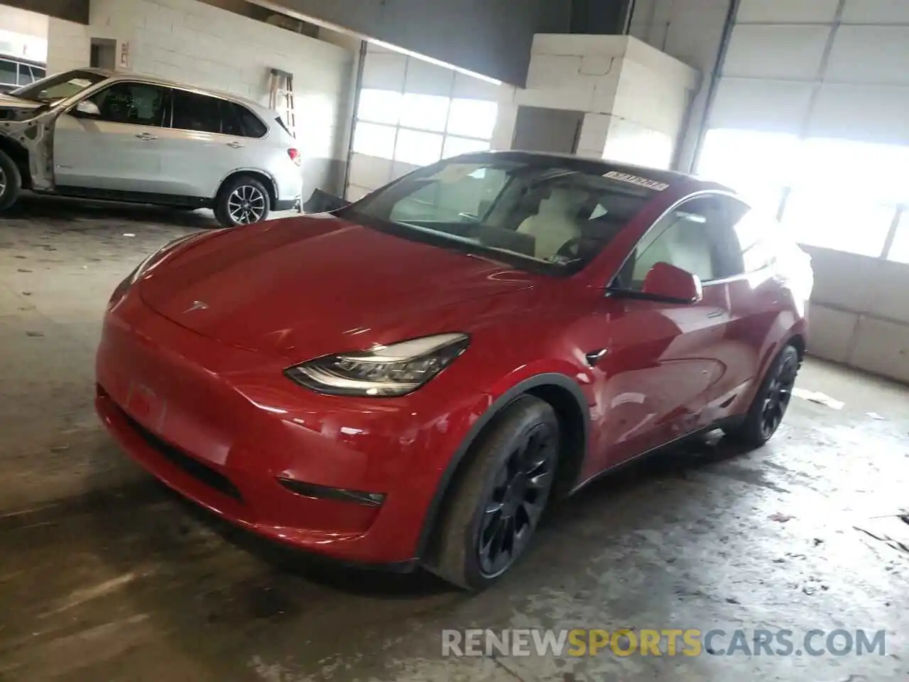 2 Photograph of a damaged car 5YJYGAEE1MF136850 TESLA MODEL Y 2021