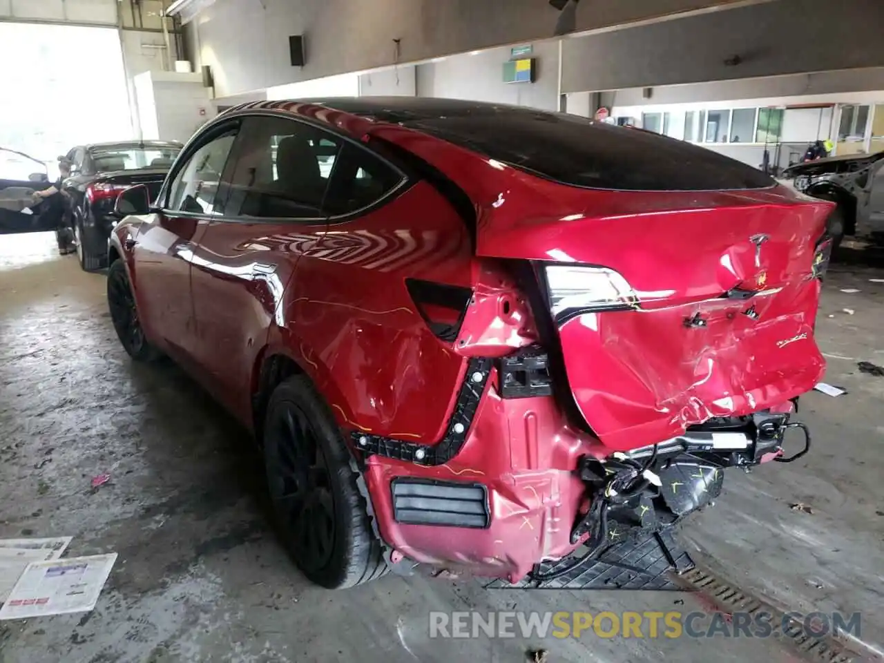 3 Photograph of a damaged car 5YJYGAEE1MF136850 TESLA MODEL Y 2021