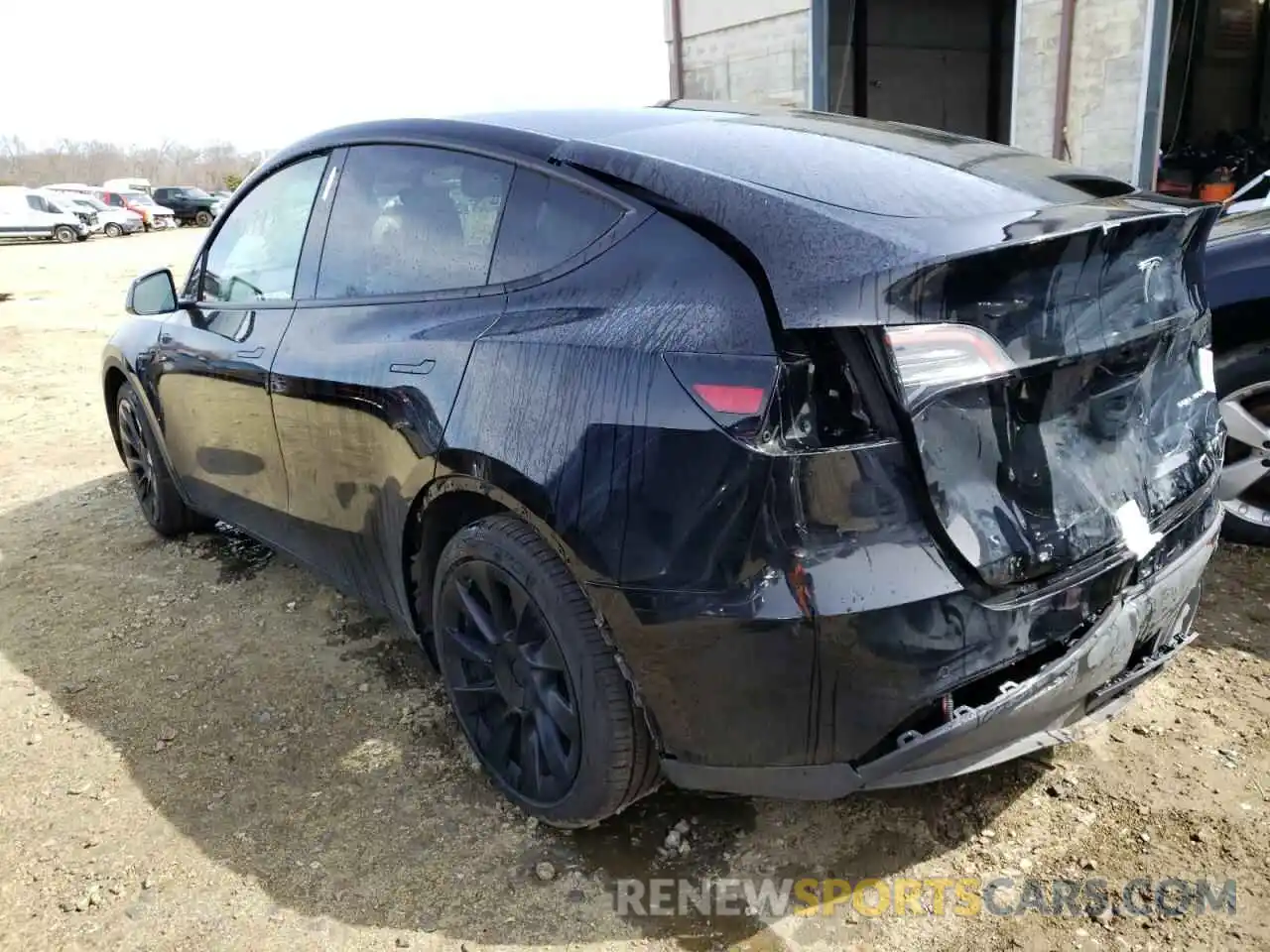 3 Photograph of a damaged car 5YJYGAEE1MF144513 TESLA MODEL Y 2021