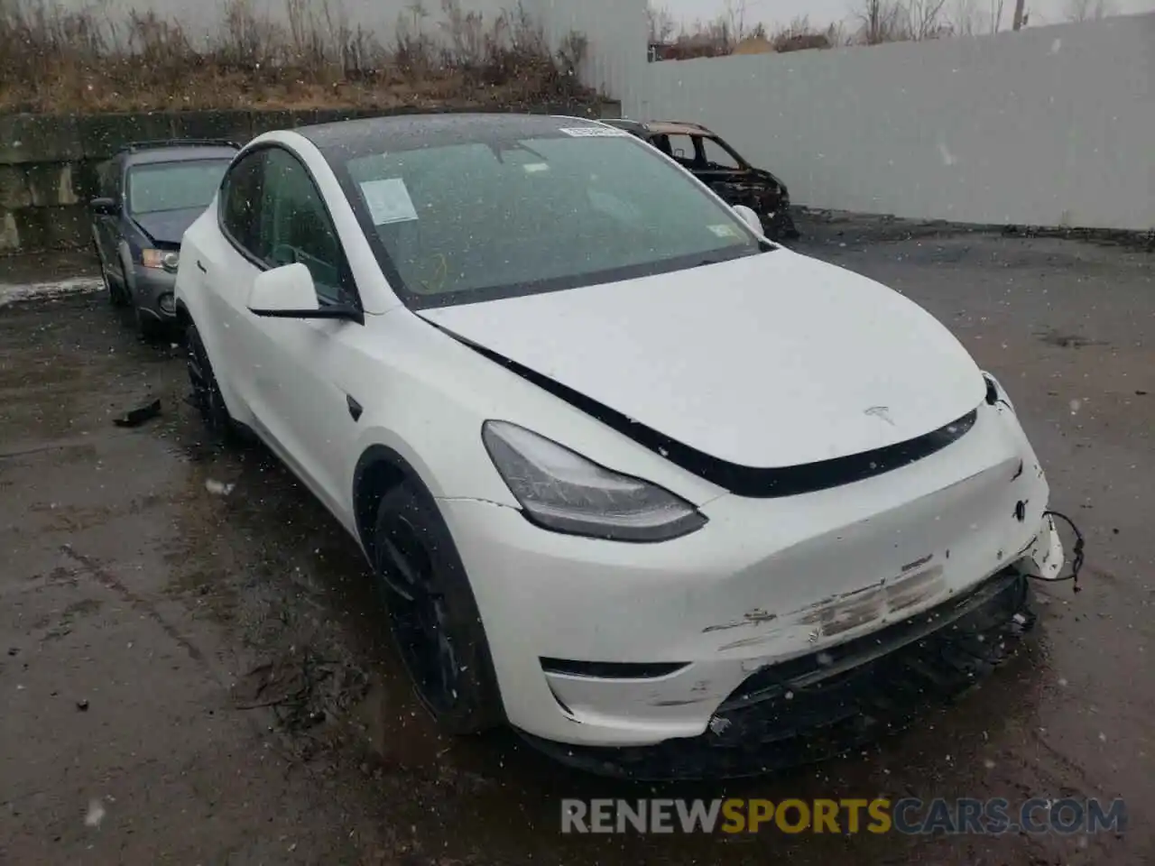 1 Photograph of a damaged car 5YJYGAEE1MF148352 TESLA MODEL Y 2021