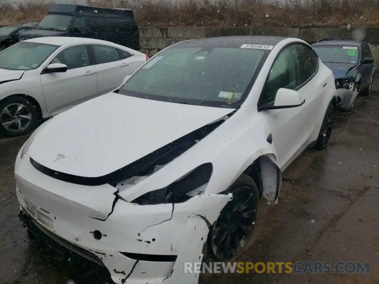 2 Photograph of a damaged car 5YJYGAEE1MF148352 TESLA MODEL Y 2021