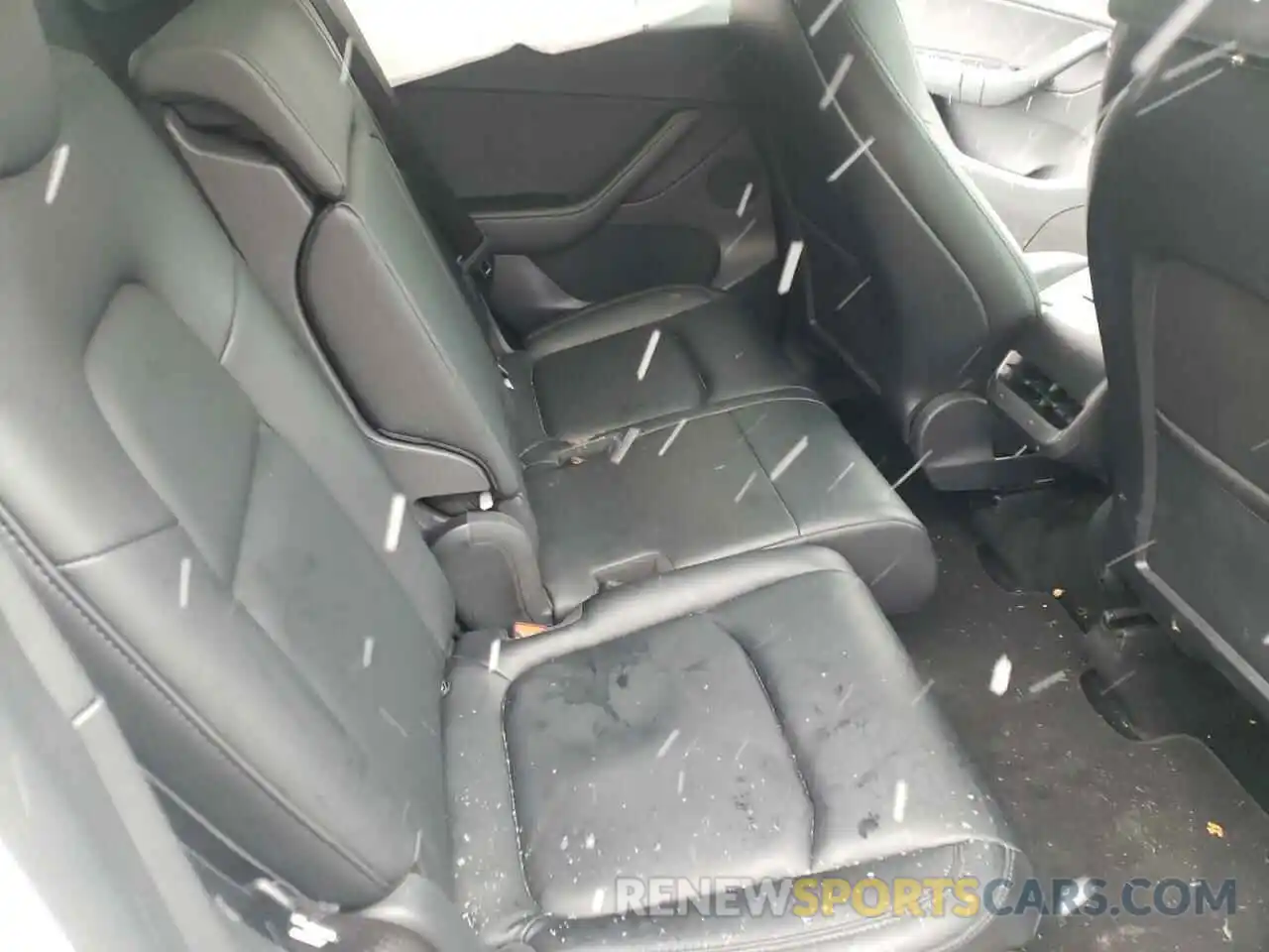 6 Photograph of a damaged car 5YJYGAEE1MF148352 TESLA MODEL Y 2021