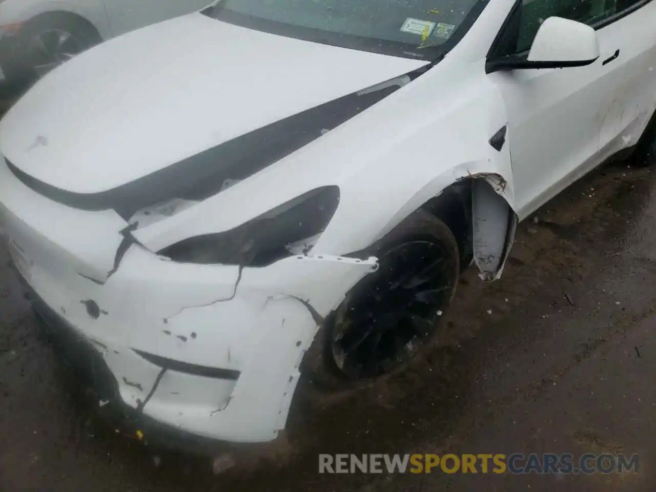 9 Photograph of a damaged car 5YJYGAEE1MF148352 TESLA MODEL Y 2021