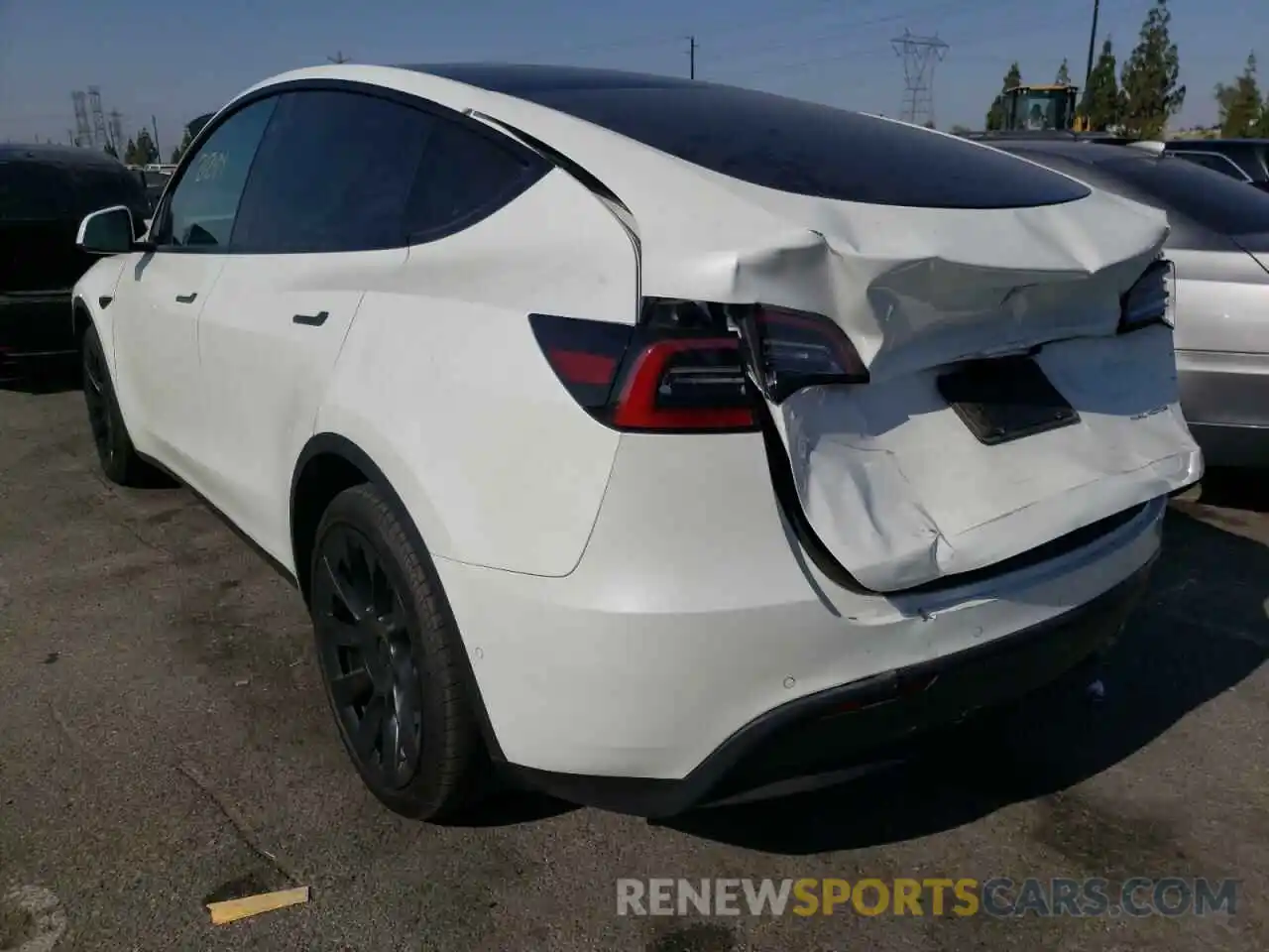 3 Photograph of a damaged car 5YJYGAEE1MF180346 TESLA MODEL Y 2021