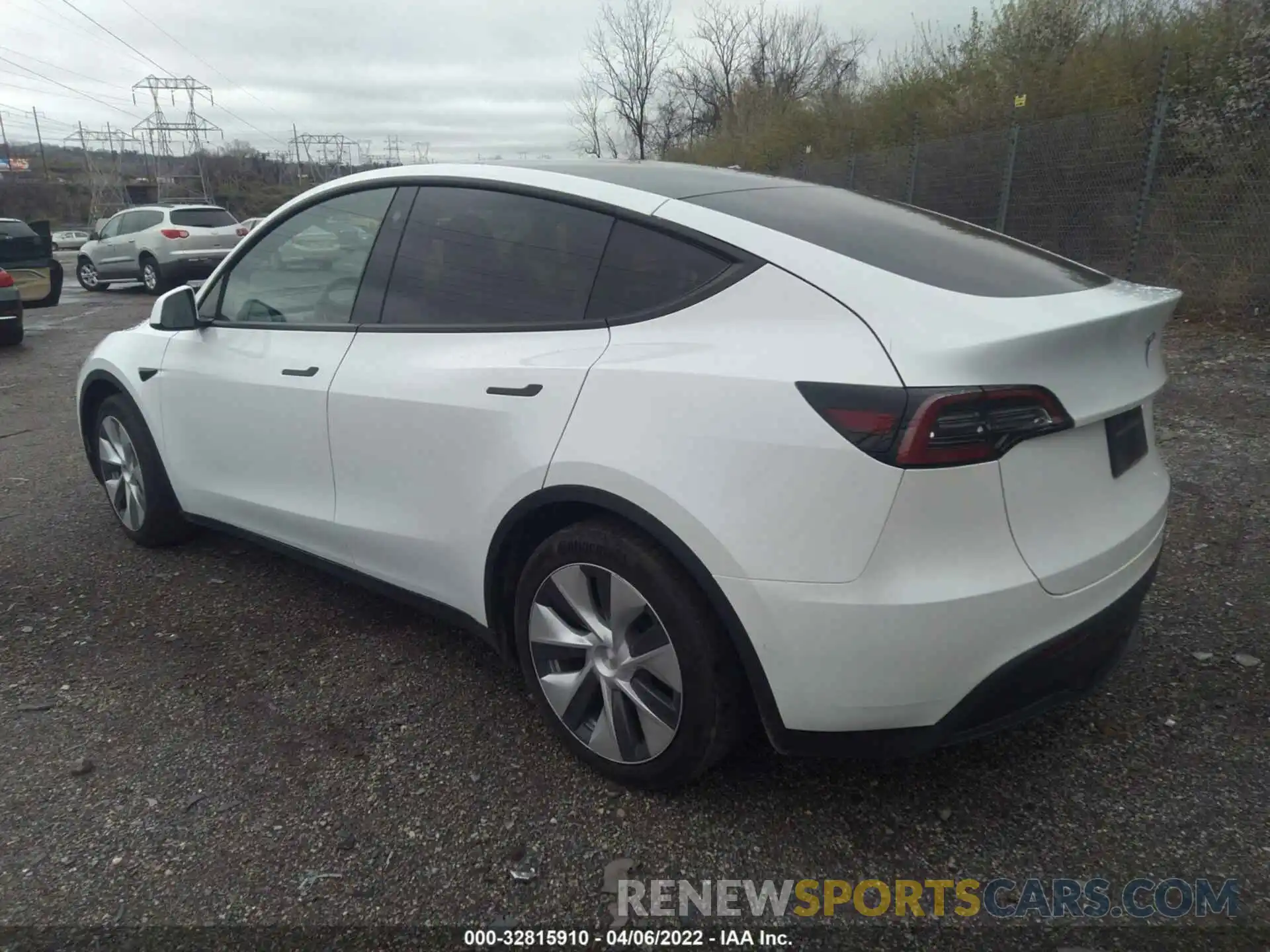 3 Photograph of a damaged car 5YJYGAEE1MF180539 TESLA MODEL Y 2021