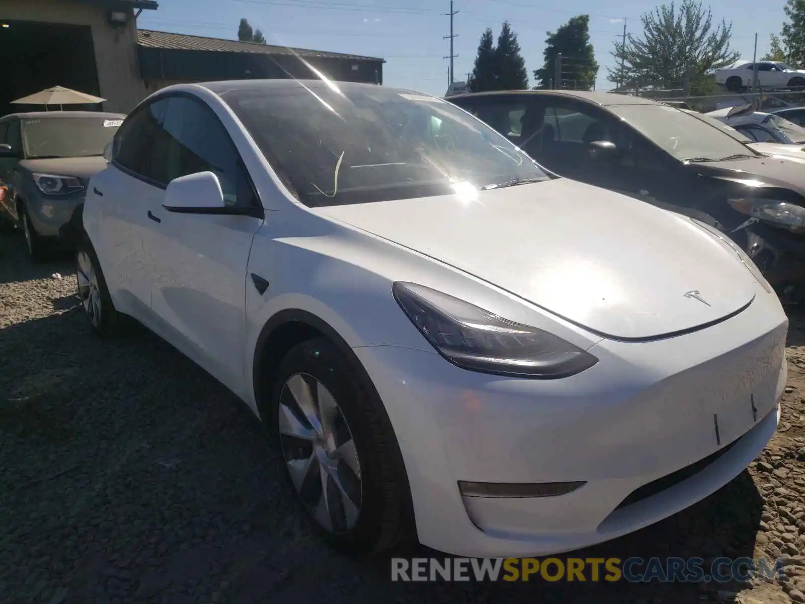 1 Photograph of a damaged car 5YJYGAEE1MF196840 TESLA MODEL Y 2021