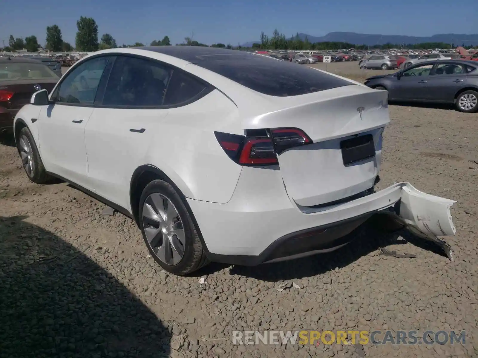 3 Photograph of a damaged car 5YJYGAEE1MF196840 TESLA MODEL Y 2021