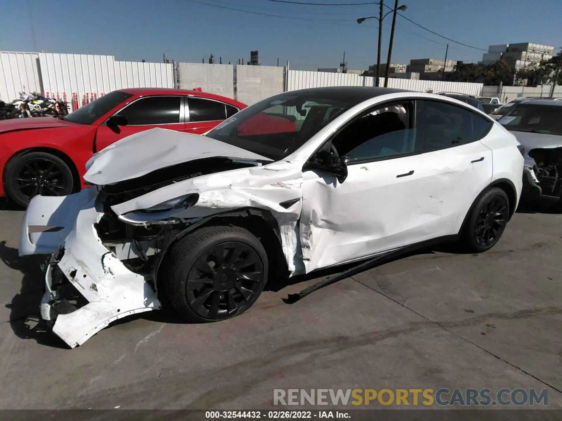 2 Photograph of a damaged car 5YJYGAEE1MF214141 TESLA MODEL Y 2021