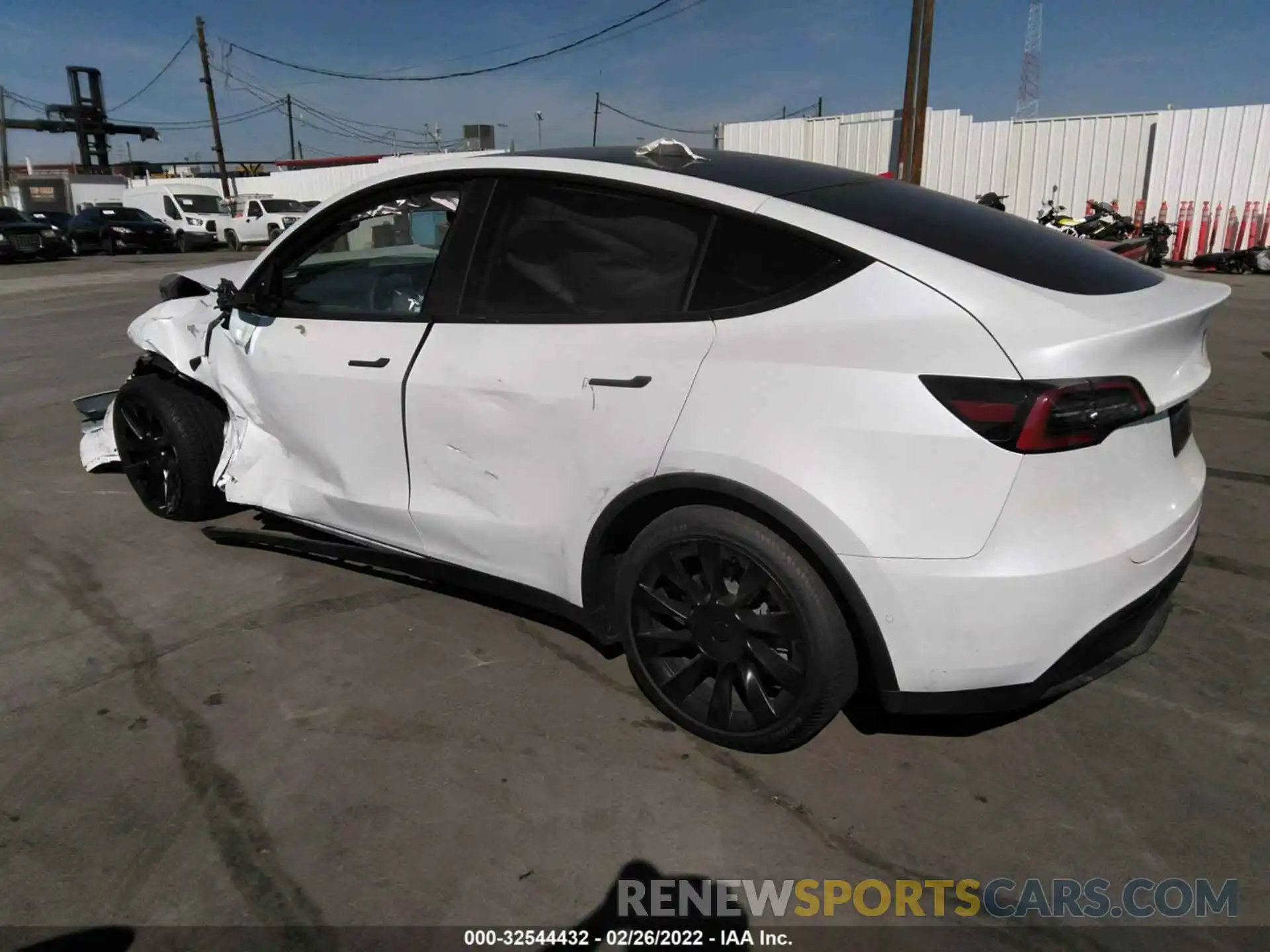 3 Photograph of a damaged car 5YJYGAEE1MF214141 TESLA MODEL Y 2021