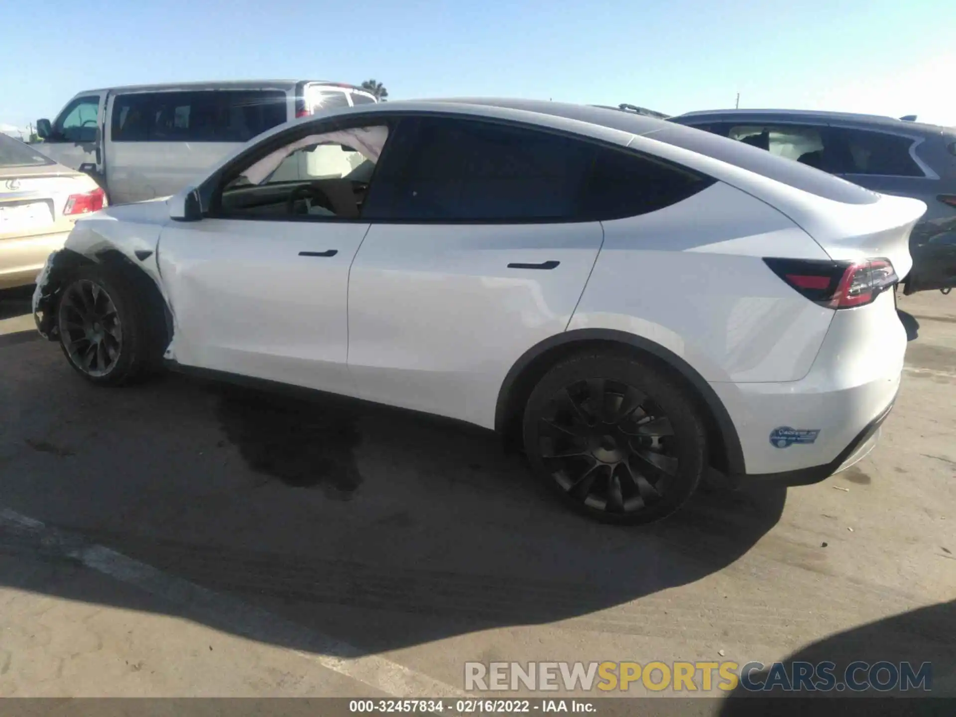 3 Photograph of a damaged car 5YJYGAEE1MF217184 TESLA MODEL Y 2021