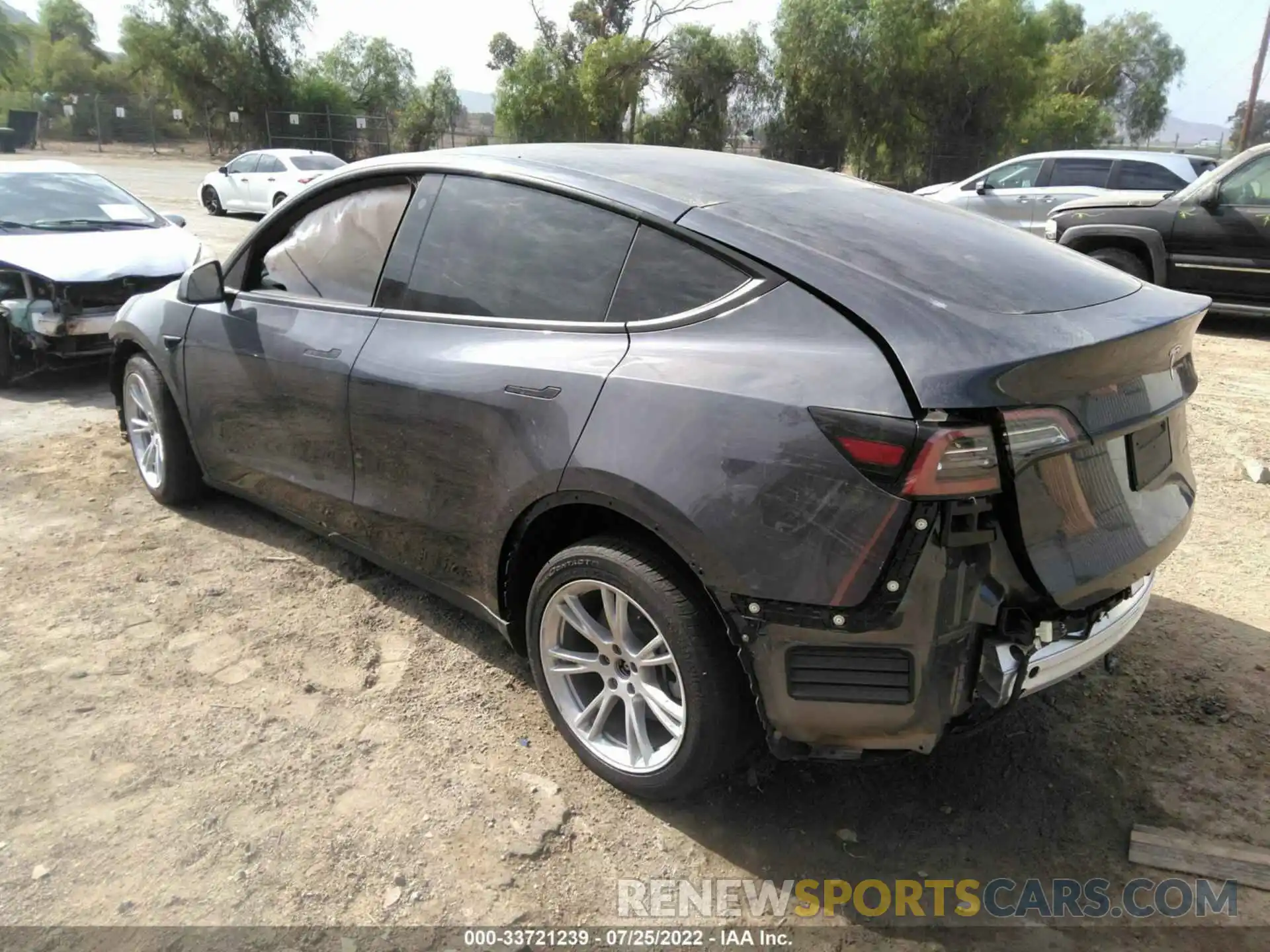 3 Photograph of a damaged car 5YJYGAEE1MF231764 TESLA MODEL Y 2021