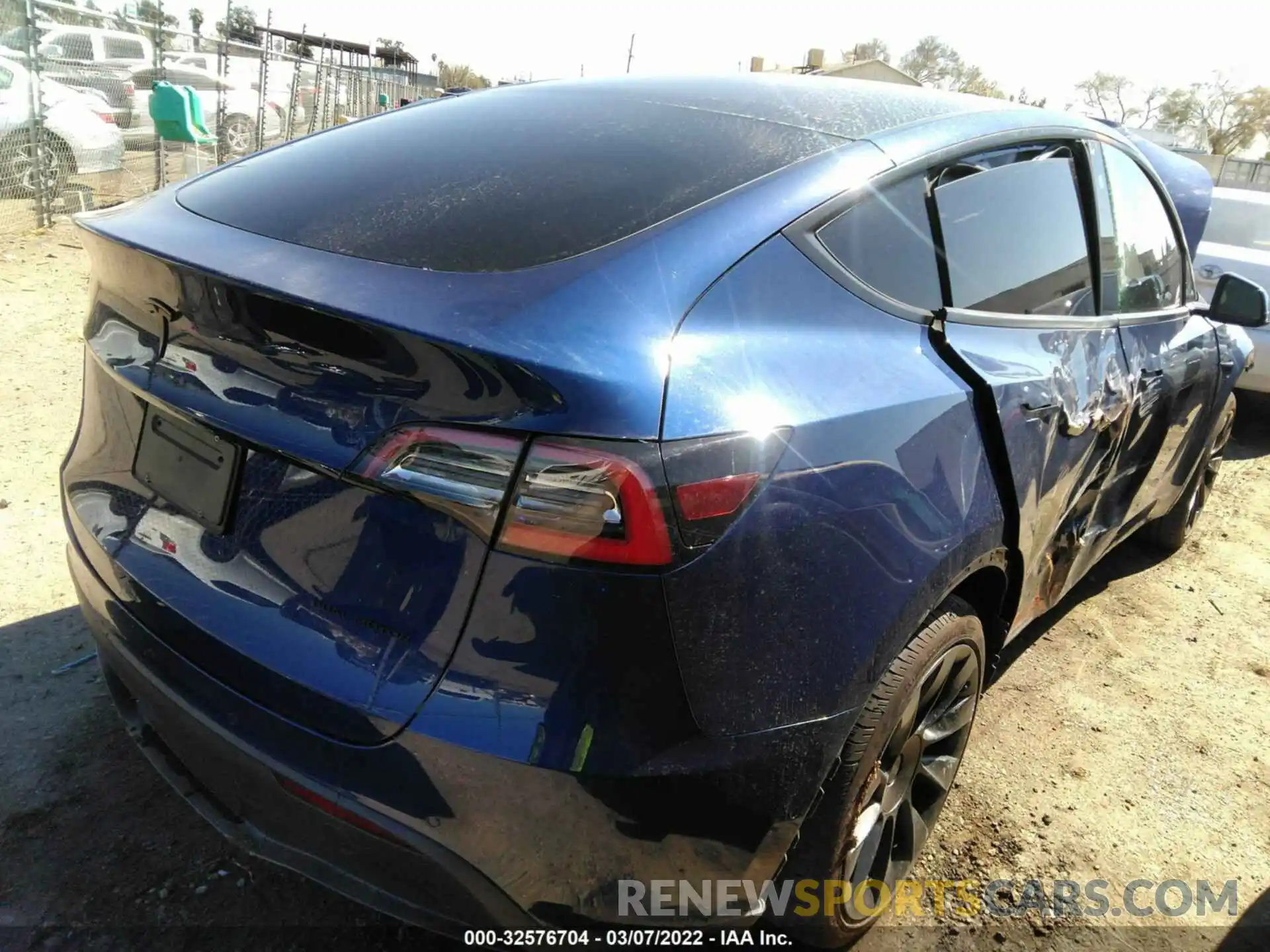 4 Photograph of a damaged car 5YJYGAEE2MF129616 TESLA MODEL Y 2021