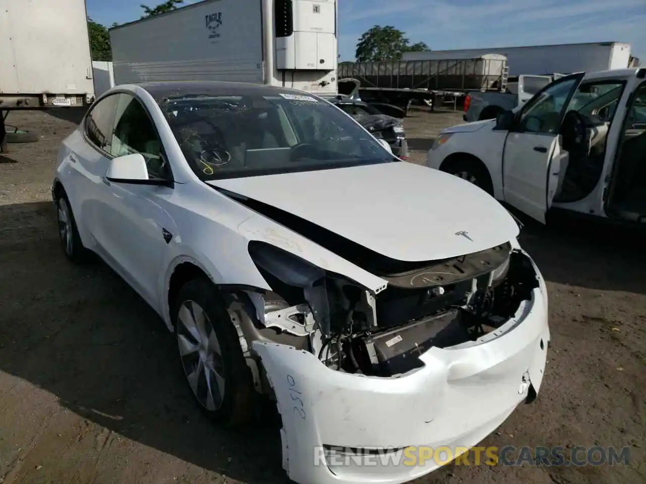 9 Photograph of a damaged car 5YJYGAEE2MF150031 TESLA MODEL Y 2021