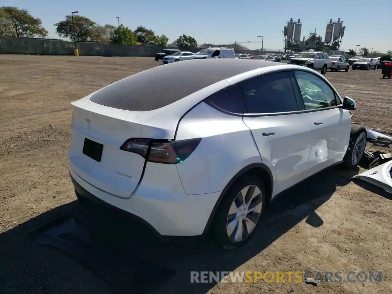 4 Photograph of a damaged car 5YJYGAEE2MF150658 TESLA MODEL Y 2021