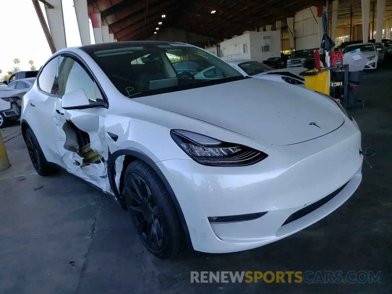 1 Photograph of a damaged car 5YJYGAEE2MF179948 TESLA MODEL Y 2021