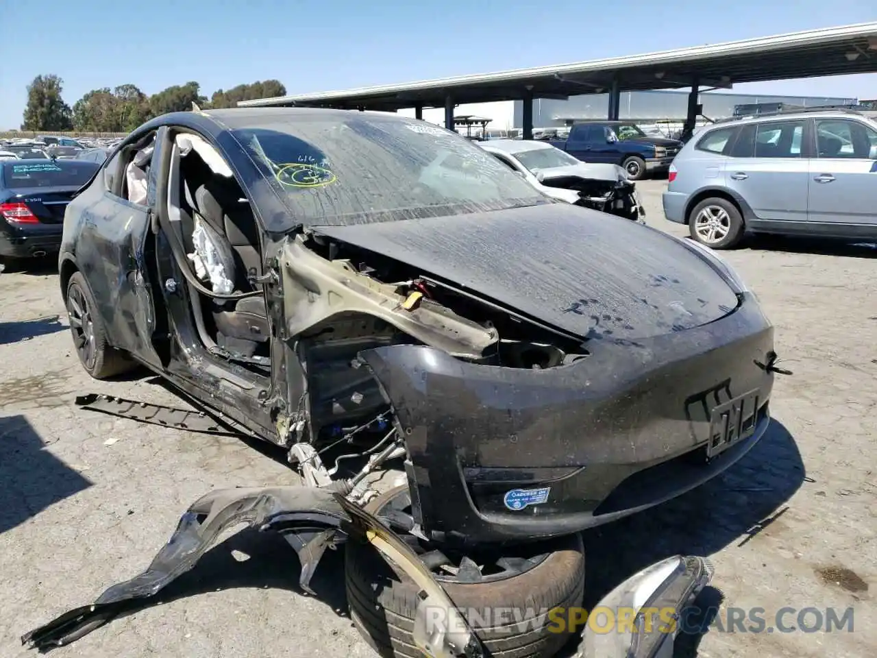 1 Photograph of a damaged car 5YJYGAEE2MF191131 TESLA MODEL Y 2021