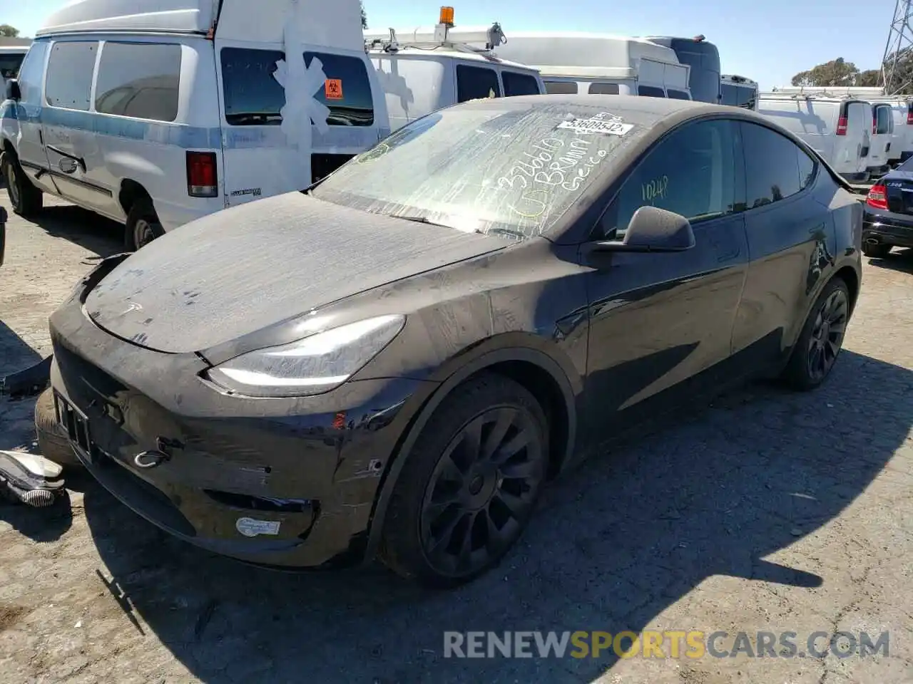 2 Photograph of a damaged car 5YJYGAEE2MF191131 TESLA MODEL Y 2021