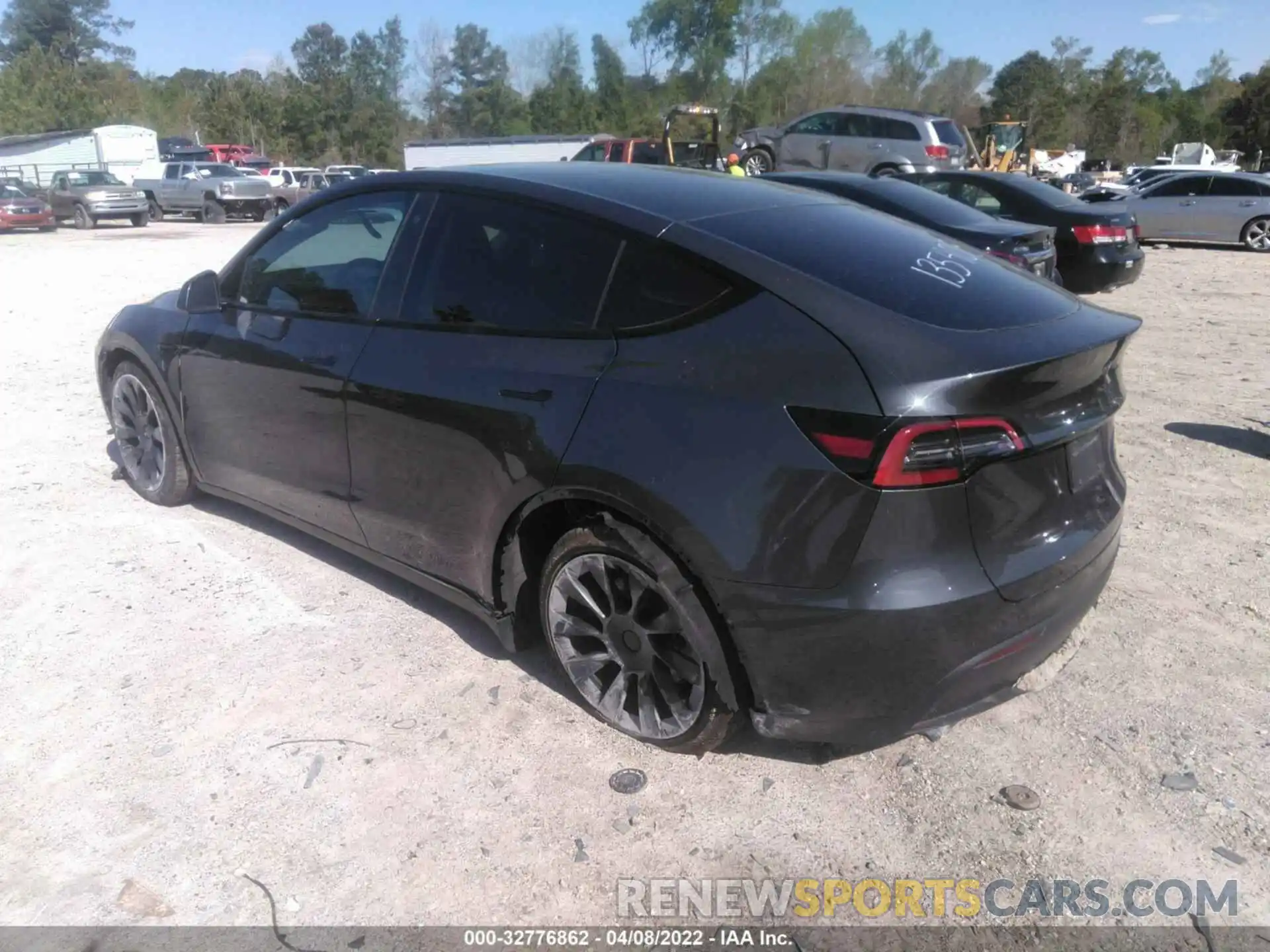 3 Photograph of a damaged car 5YJYGAEE2MF203309 TESLA MODEL Y 2021