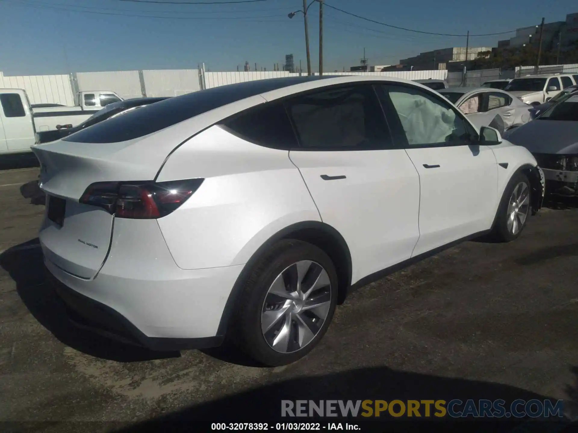 4 Photograph of a damaged car 5YJYGAEE2MF217081 TESLA MODEL Y 2021