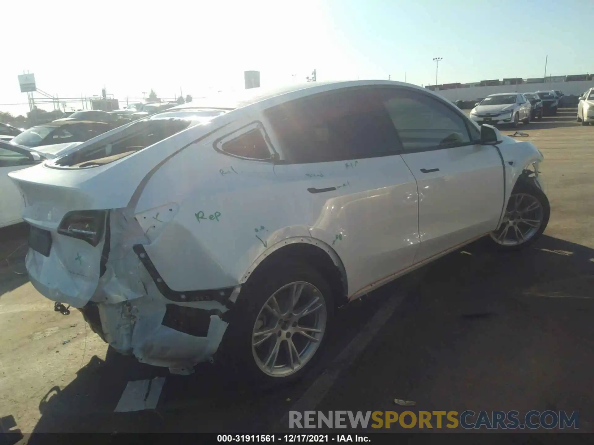 4 Photograph of a damaged car 5YJYGAEE2MF258536 TESLA MODEL Y 2021