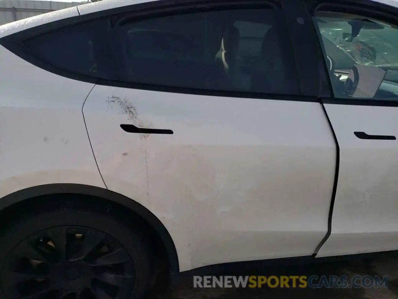 11 Photograph of a damaged car 5YJYGAEE2MF283761 TESLA MODEL Y 2021