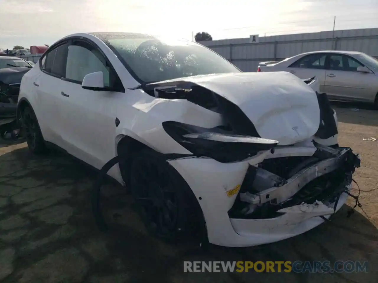 4 Photograph of a damaged car 5YJYGAEE2MF283761 TESLA MODEL Y 2021