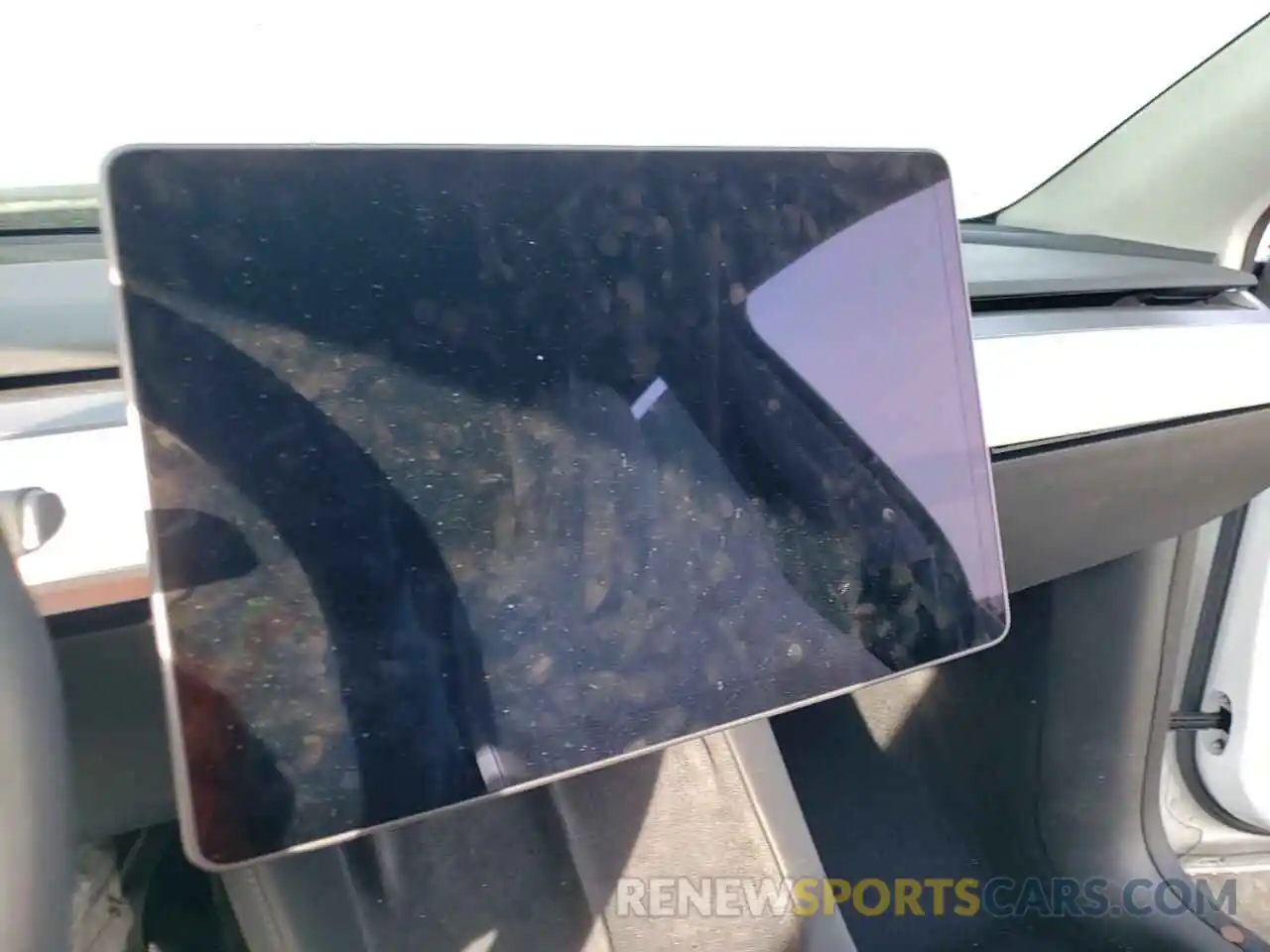 9 Photograph of a damaged car 5YJYGAEE2MF283761 TESLA MODEL Y 2021