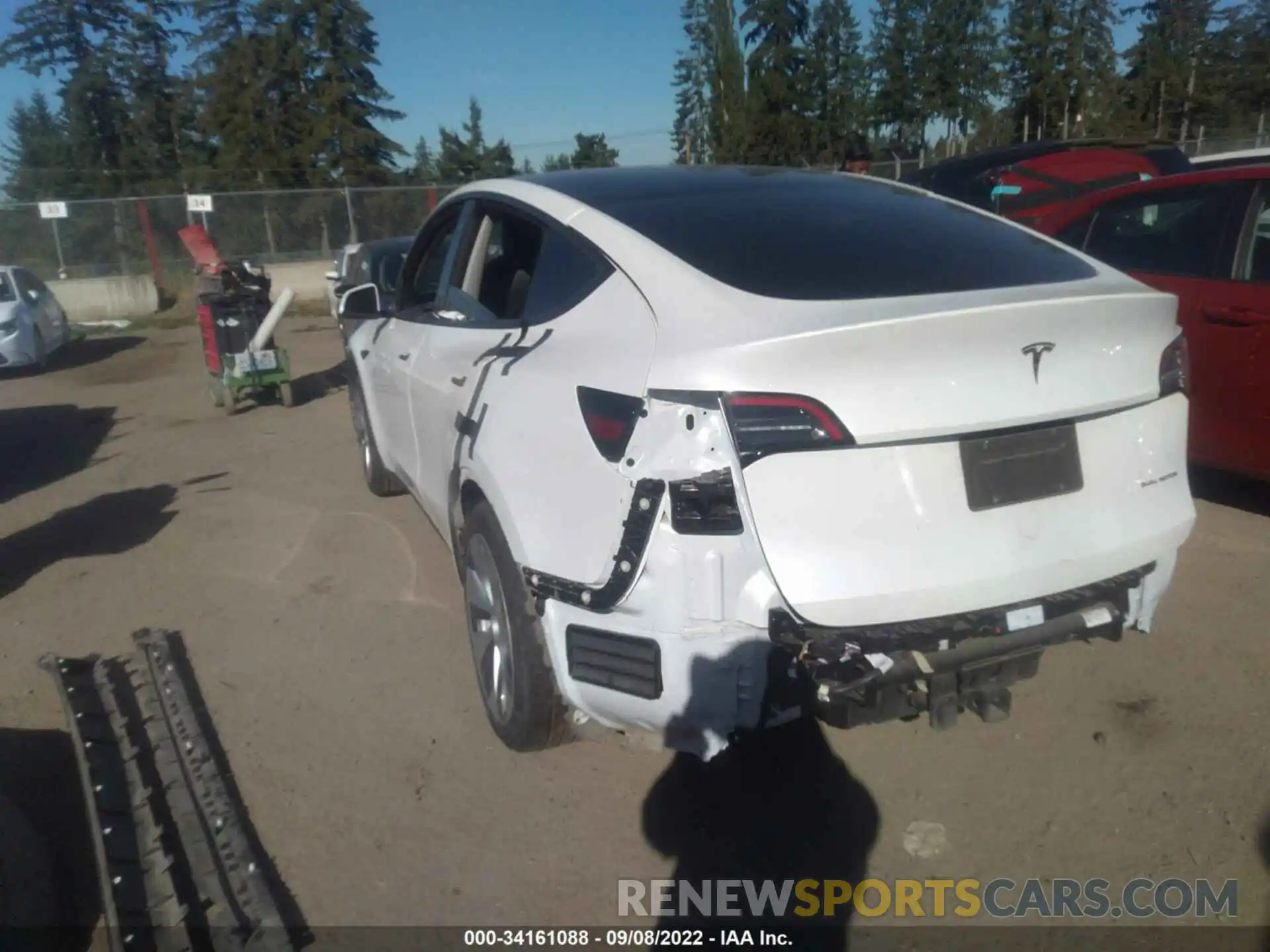 3 Photograph of a damaged car 5YJYGAEE2MF296932 TESLA MODEL Y 2021