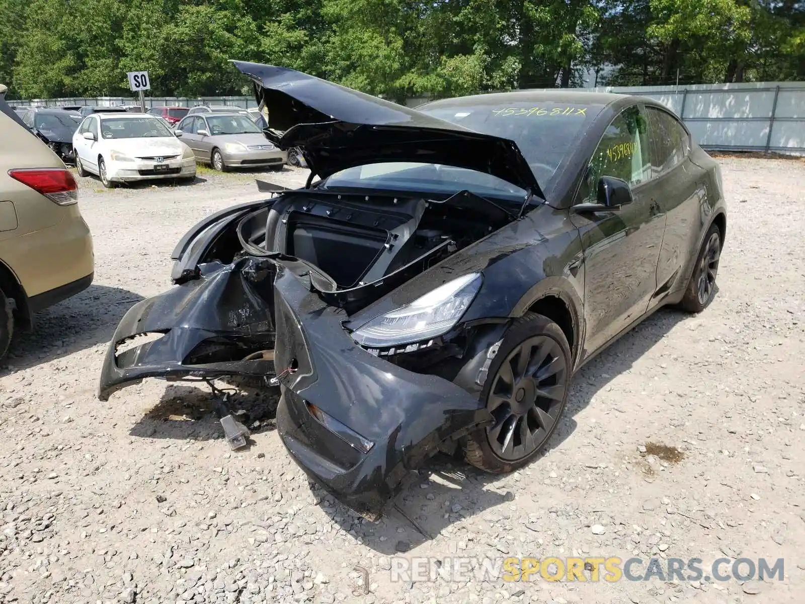 2 Photograph of a damaged car 5YJYGAEE3MF143671 TESLA MODEL Y 2021