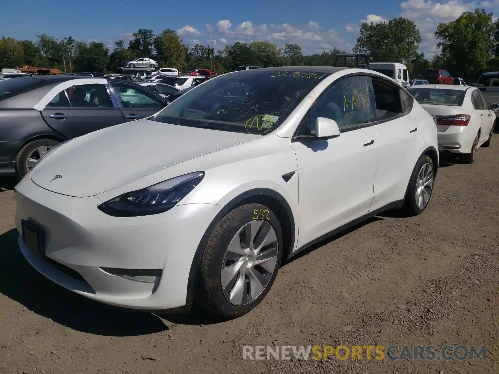 2 Photograph of a damaged car 5YJYGAEE3MF145923 TESLA MODEL Y 2021