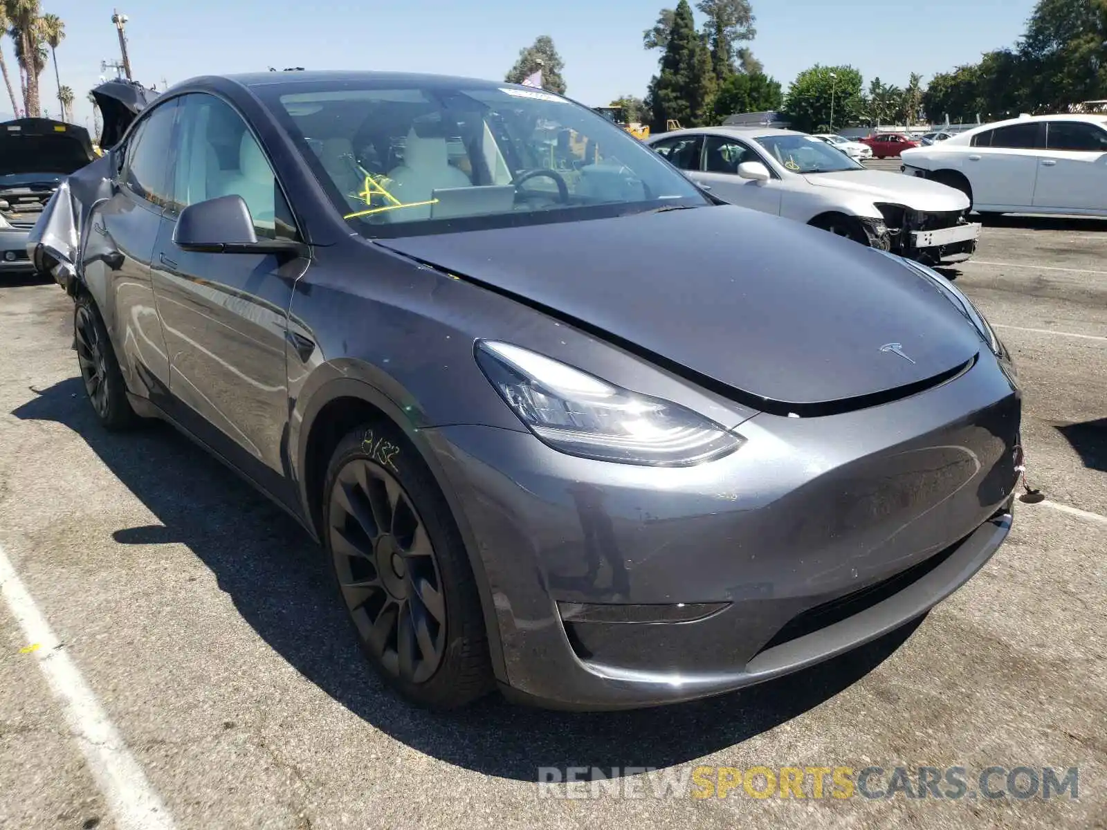 1 Фотография поврежденного автомобиля 5YJYGAEE3MF153939 TESLA MODEL Y 2021