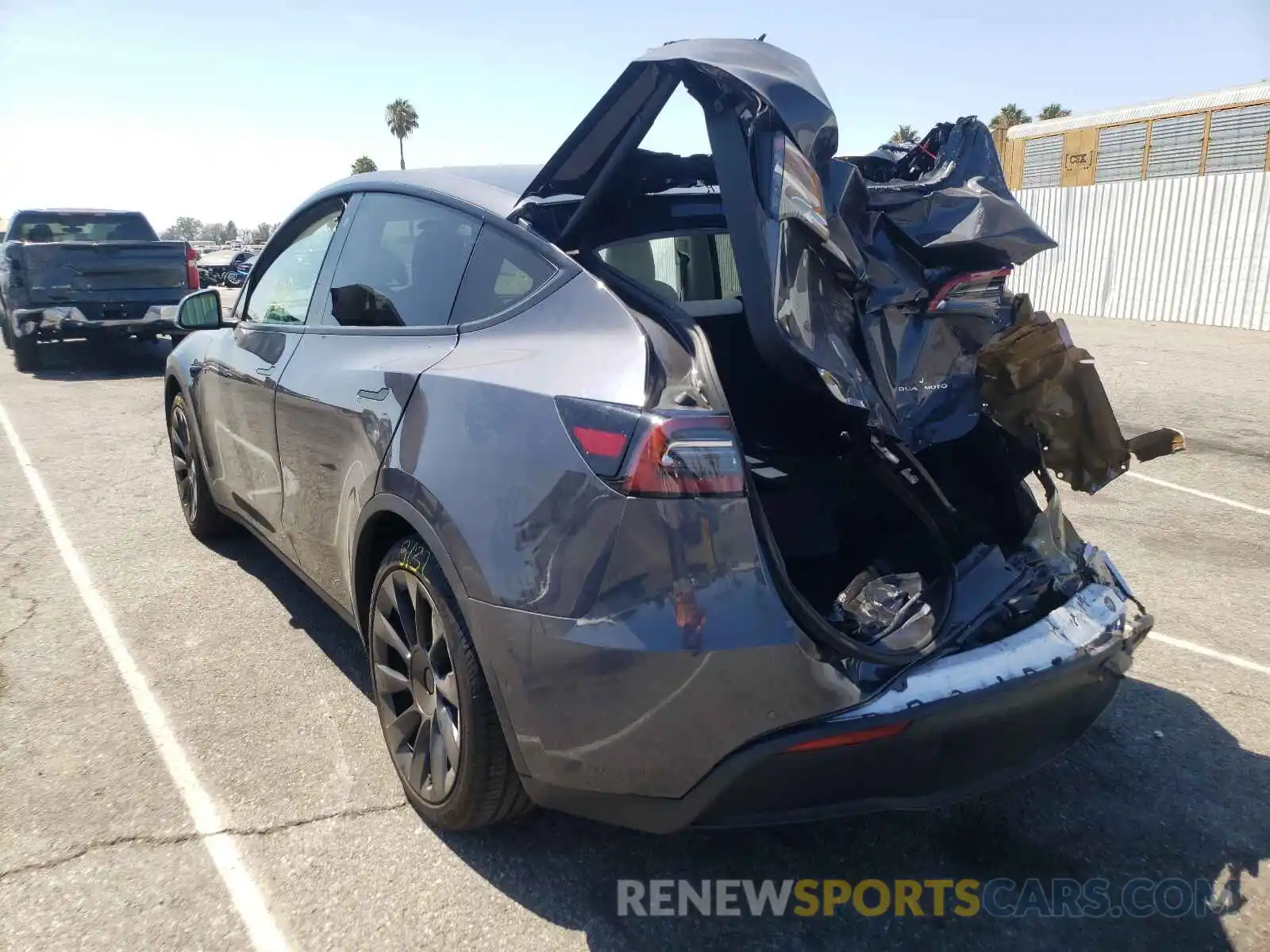 3 Photograph of a damaged car 5YJYGAEE3MF153939 TESLA MODEL Y 2021