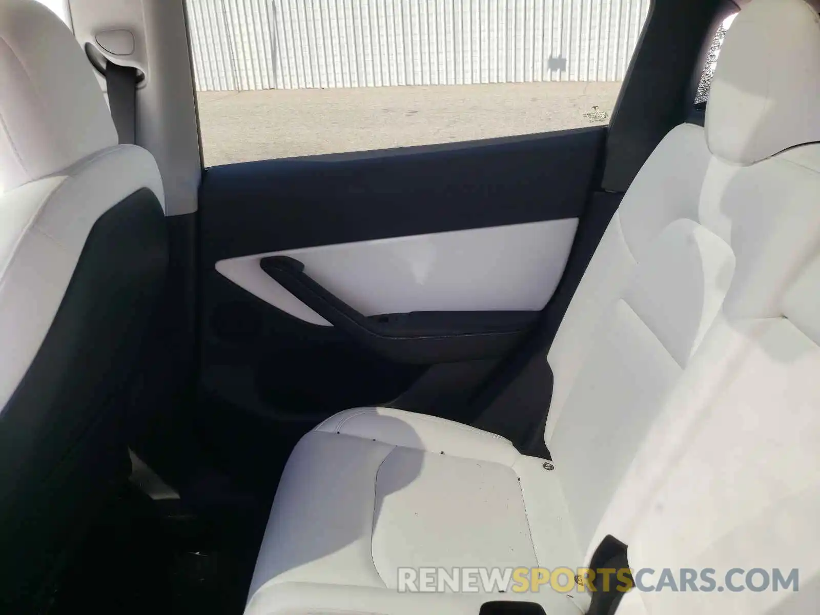 6 Photograph of a damaged car 5YJYGAEE3MF153939 TESLA MODEL Y 2021