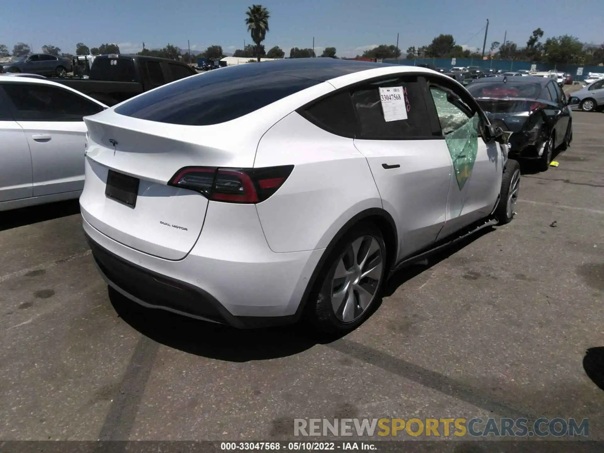 4 Photograph of a damaged car 5YJYGAEE3MF159546 TESLA MODEL Y 2021