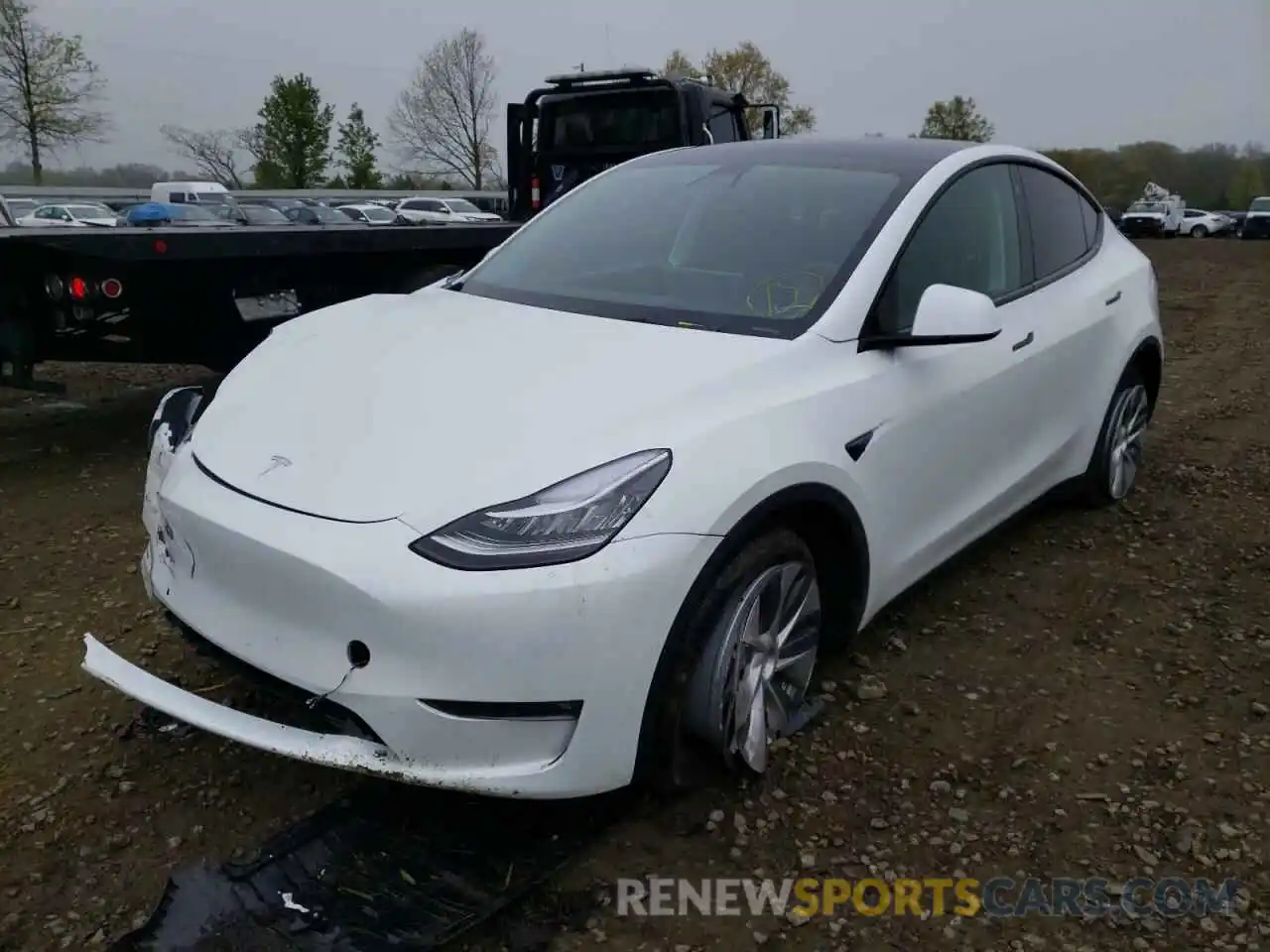 2 Photograph of a damaged car 5YJYGAEE3MF301863 TESLA MODEL Y 2021