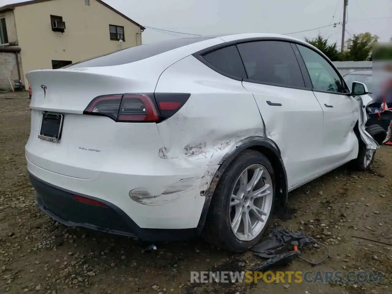 4 Photograph of a damaged car 5YJYGAEE3MF301863 TESLA MODEL Y 2021