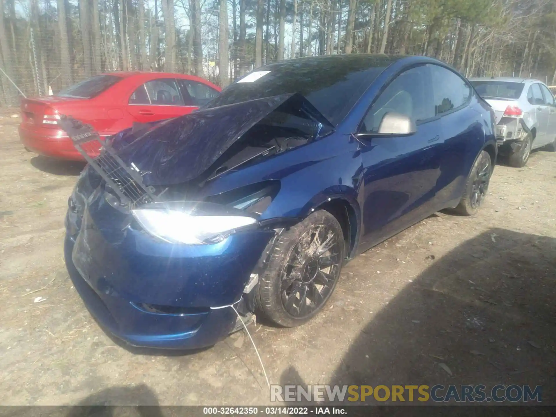 2 Photograph of a damaged car 5YJYGAEE4MF115782 TESLA MODEL Y 2021