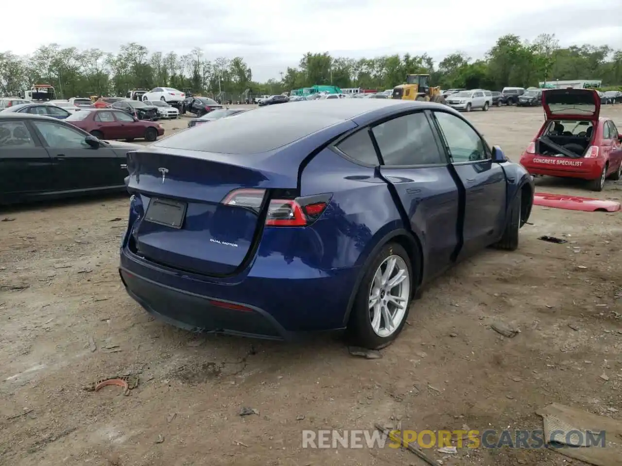 4 Photograph of a damaged car 5YJYGAEE4MF142562 TESLA MODEL Y 2021