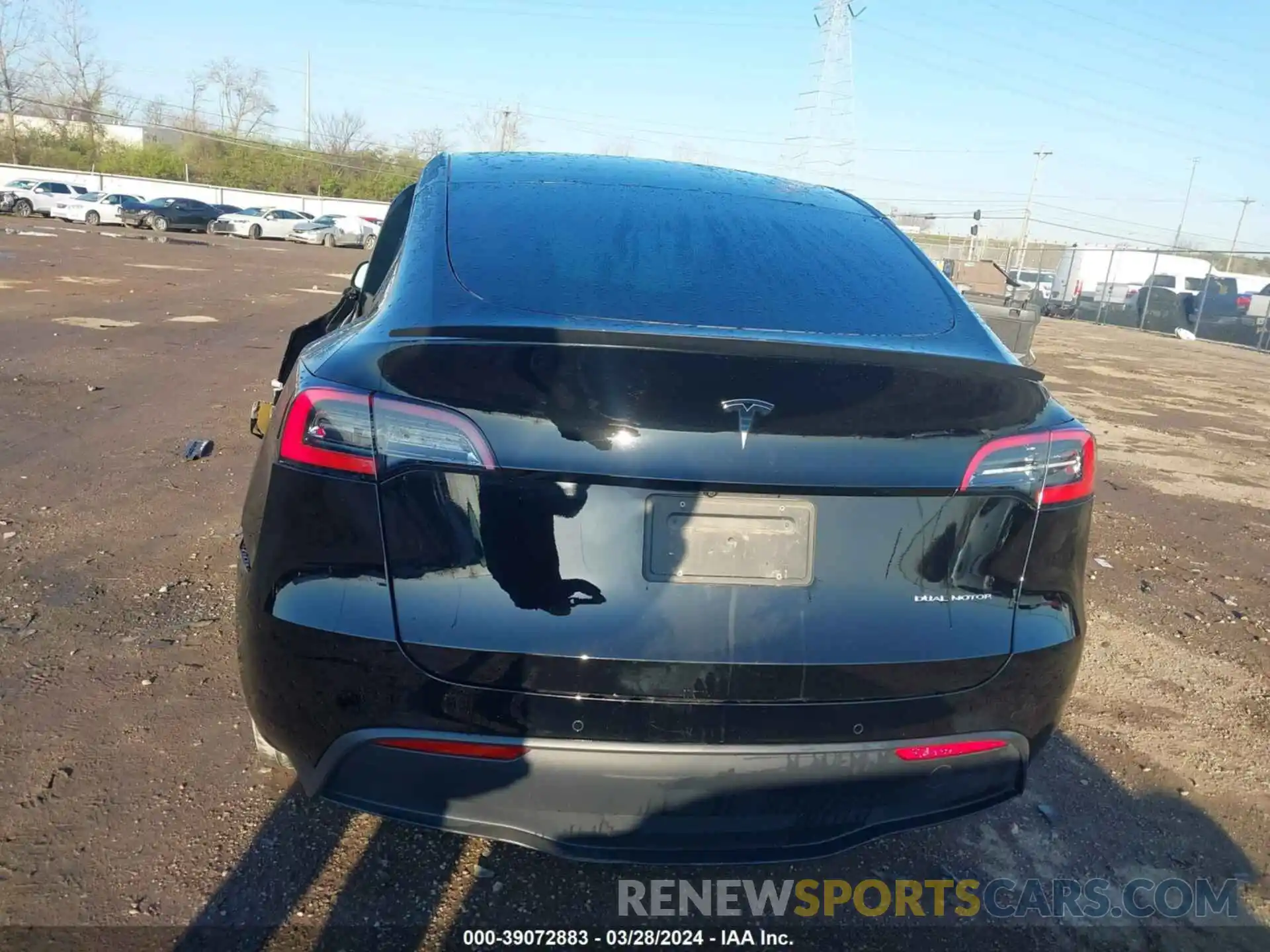 15 Photograph of a damaged car 5YJYGAEE4MF188117 TESLA MODEL Y 2021